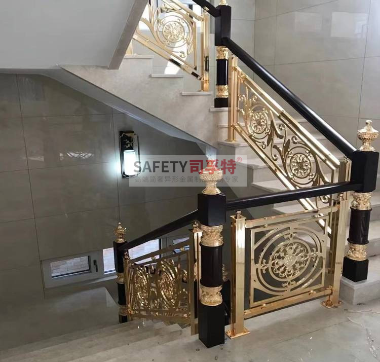 銅藝雕刻欄桿扶手，輕奢時尚，溫馨典雅(圖1)