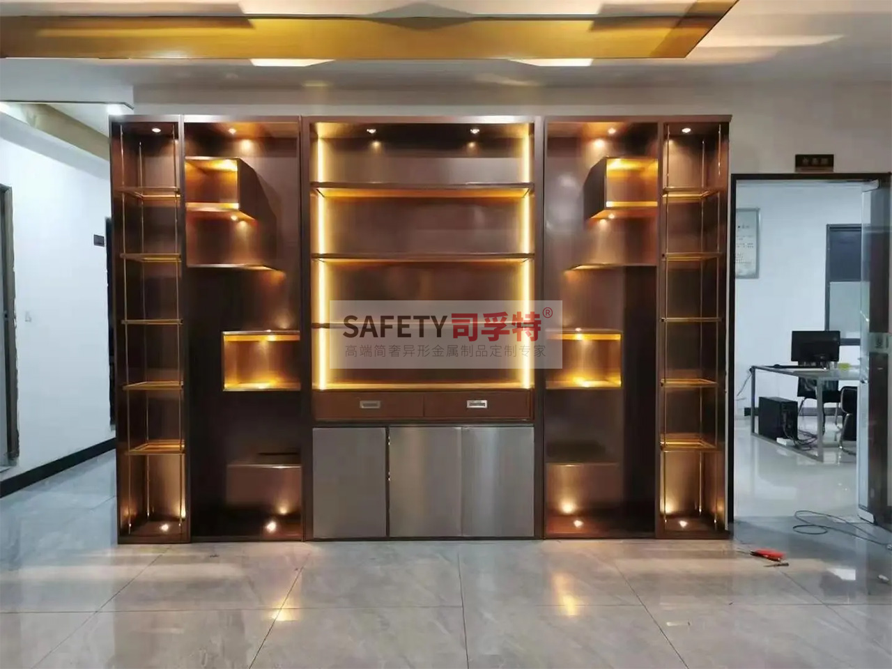 不銹鋼酒柜款式多樣，美觀時(shí)尚，經(jīng)久耐用(圖2)