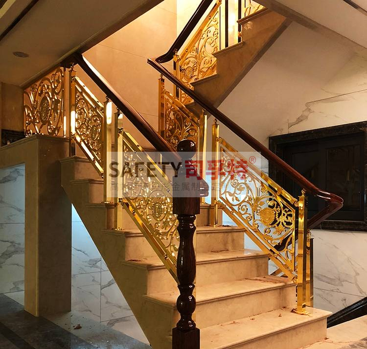 銅藝樓梯扶手：結(jié)構(gòu)獨(dú)特，造型優(yōu)美，堅固耐用[司孚特銅藝護(hù)欄，銅樓梯扶手](圖2)