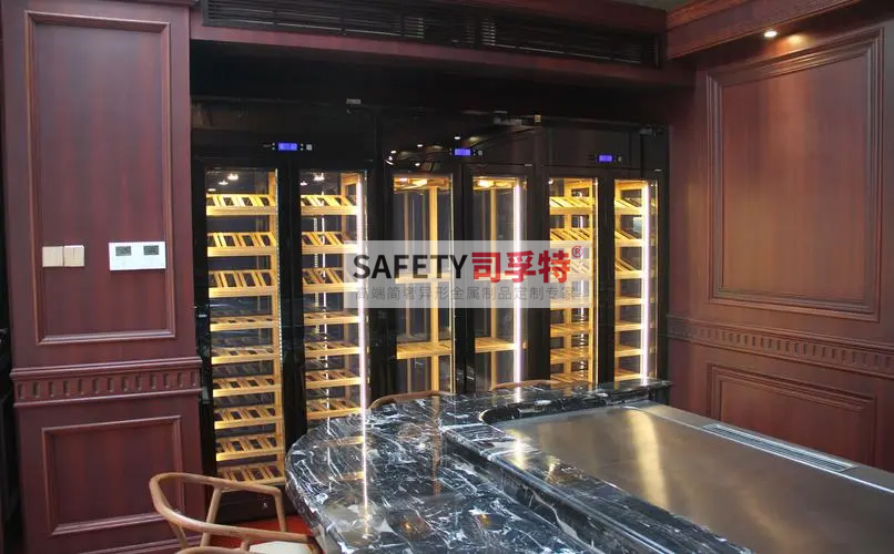 不銹鋼酒柜作用大嗎？小家庭裝修能不能裝(圖3)